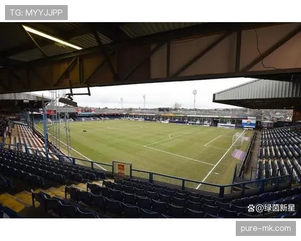 英超新贵卢顿城状态回暖，未来表现值得期待