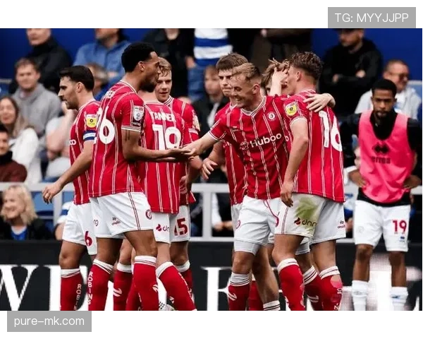 英超狼队大胜对手,状态回暖表现稳健 英超狼队大胜对手,状态回暖表现稳健