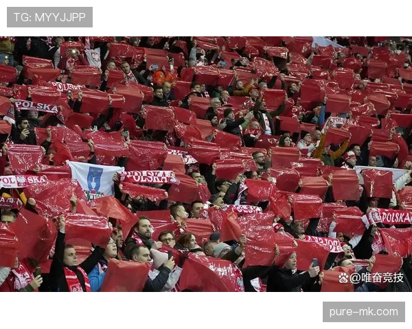 曼联大清洗看似彻底,核心问题仍未触及,重建效果存疑 曼联大清洗看似彻底,核心问题仍未触及,重建效果存疑